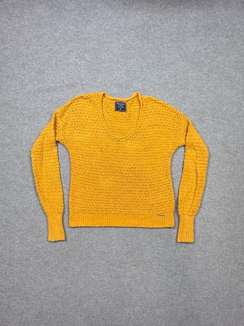 Abercrombie Fitch Sweater Women's Size XS Yellow Pullover V Neck Pre-owned, clea